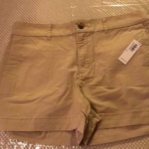 Old navyshorts NWT SIZE 8 tan